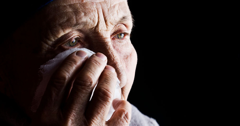 Mujeres mayores frente a la violencia de género: PMP y HelpAge exigen medidas urgentes para proteger a un colectivo silenciado