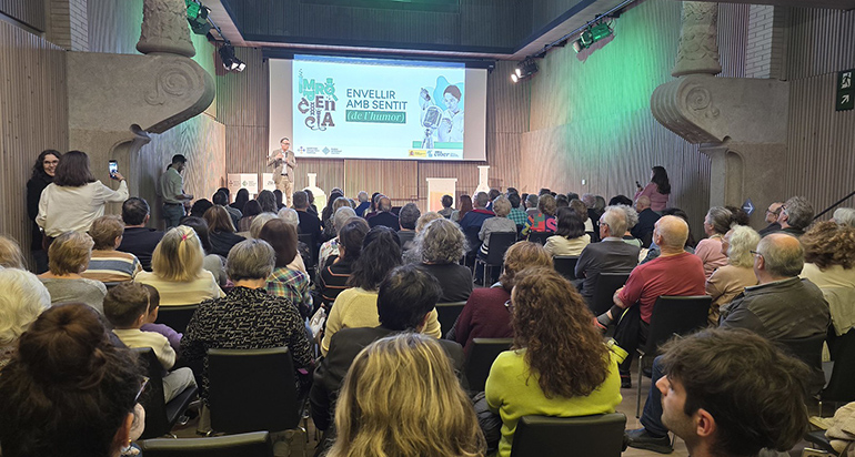 El humor y la ciencia comparten escenario en ImproCiencia para reflexionar sobre el envejecimiento