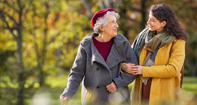DomusVi involucra a las familias en el cuidado de las personas mayores con una metodología propia