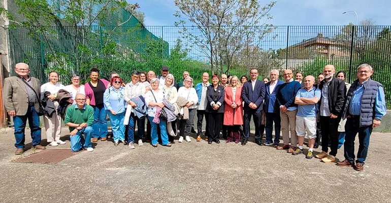 La CNSE impulsa una guía para garantizar el buen trato y la inclusión de las personas mayores sordas