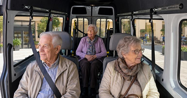 Las plataformas elevadoras se consolidan como elemento clave en el transporte adaptado de los centros de día