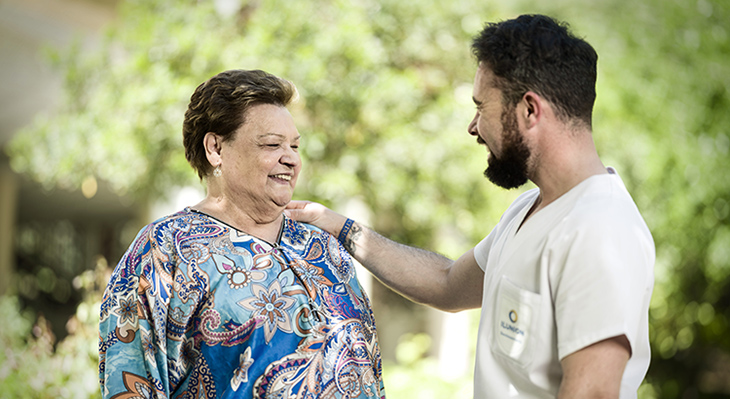 Consejos para detectar los síntomas y evitar golpes de calor en personas mayores durante el verano