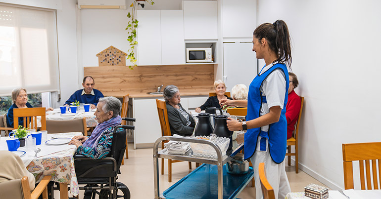 Cómo elegir una residencia para mayores: 12 aspectos que marcan la diferencia en la calidad de vida