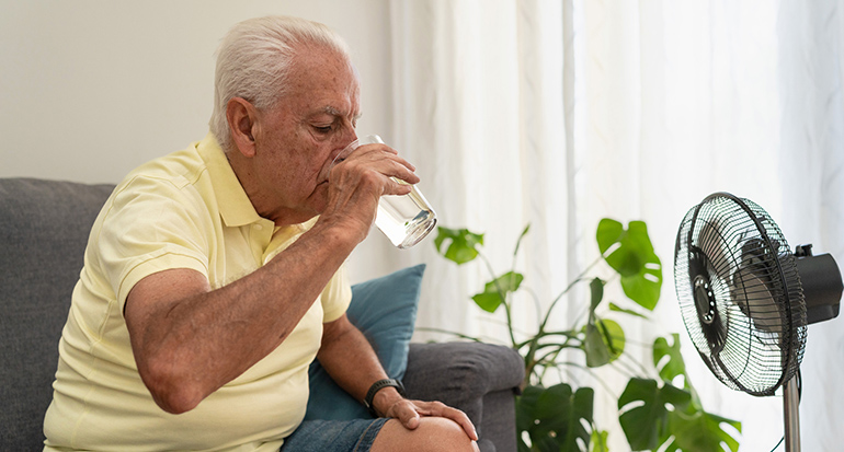 Más de 7.200 mayores recibirán este verano recomendaciones para prevenir la deshidratación