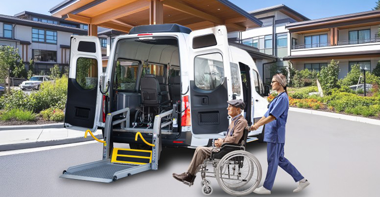 Transporte adaptado: clave para la autonomía y bienestar de las personas mayores en centros de día